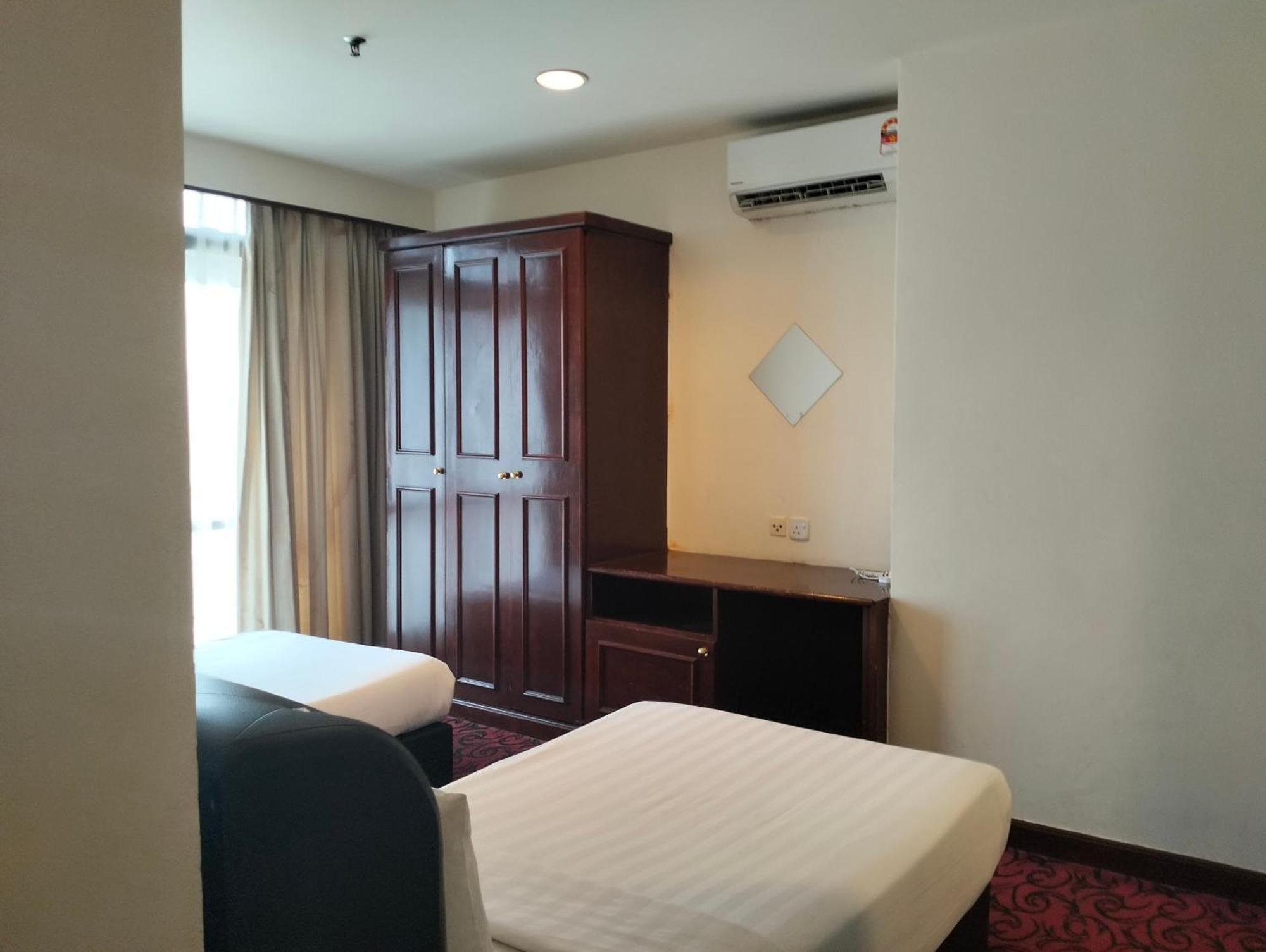 Berjaya Times Square Service By Luna Apartment