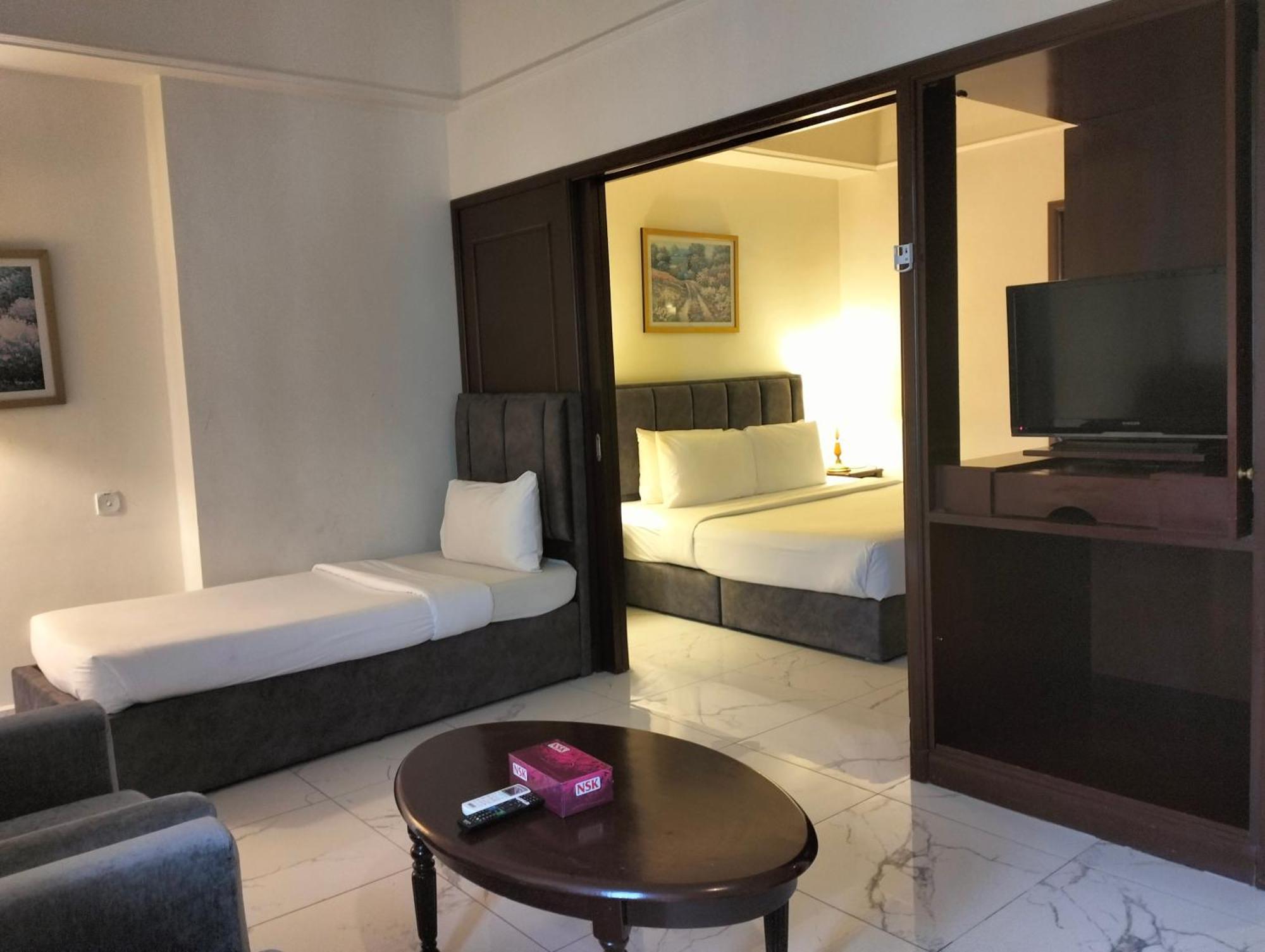 Apartment Berjaya Times Square Service By Luna *